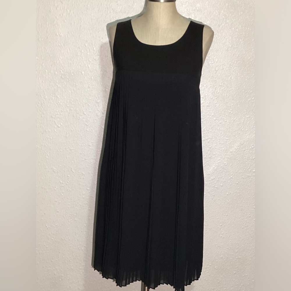 Theory black pleated dress size 4
